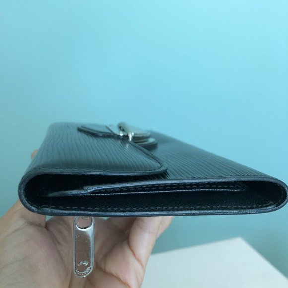 AUTHENTIC LOUIS VUITTON EPI EUGENE WALLET - Picture 6 of 8